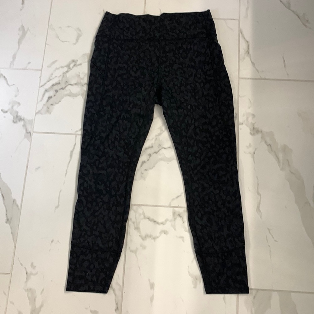 Lulu leggings- wonder under black and gray spotted